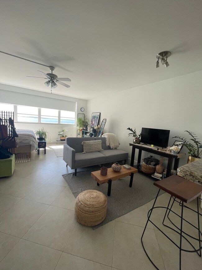 Foto del edificio - 999 Brickell Bay Dr