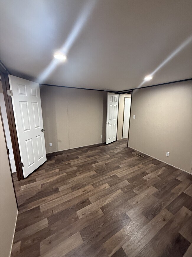 Foto del edificio - 1030 Aaron Ln