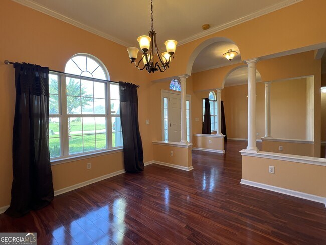 Building Photo - 107 Camellia Ct
