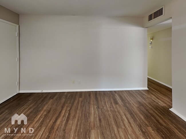 Building Photo - 3117 W Aster Dr