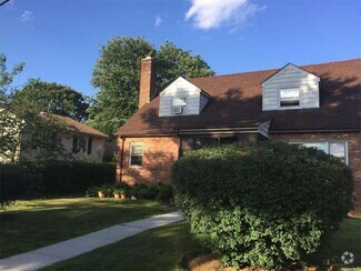 Building Photo - 2 Dogwood Ln