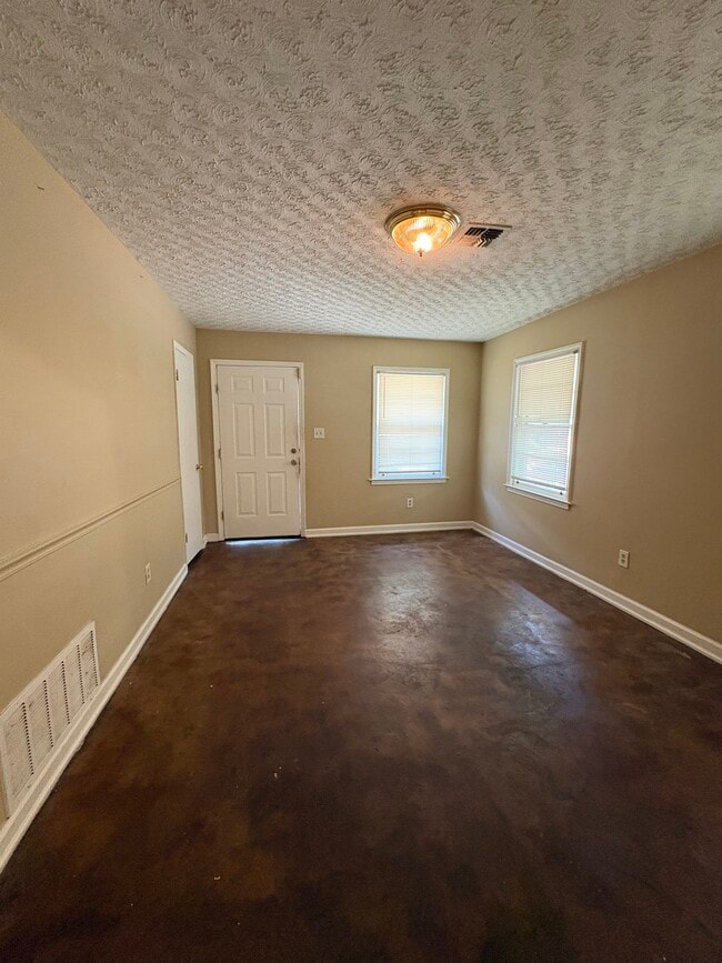 Building Photo - 1814 Texas Ct