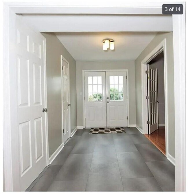 Foto del edificio - 2945 Riverbend Dr