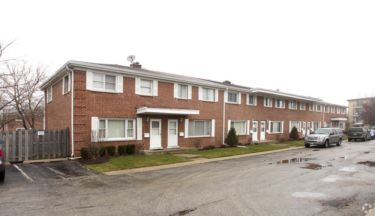 Primary Photo - 1062-1070 N Boxwood Dr