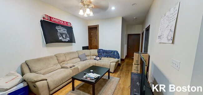 Building Photo - 20 Gibbs St