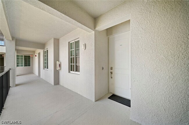 Building Photo - 15285 Grn Acrs Ave