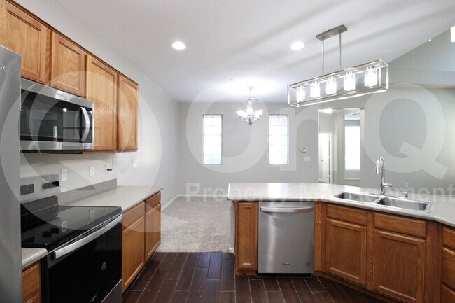 Building Photo - 3335 E Sheffield Rd