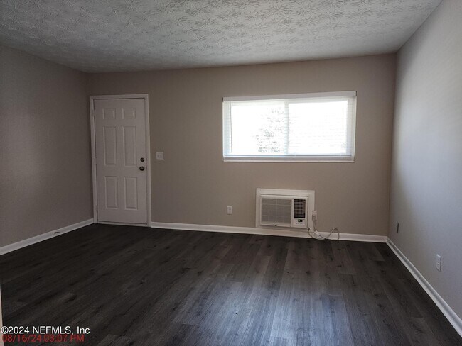 Building Photo - 2620 Trollie Ln