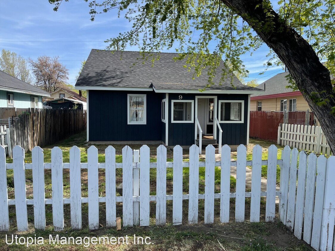 9 Monrovia St, Susanville, CA 96130 House Rental in Susanville, CA
