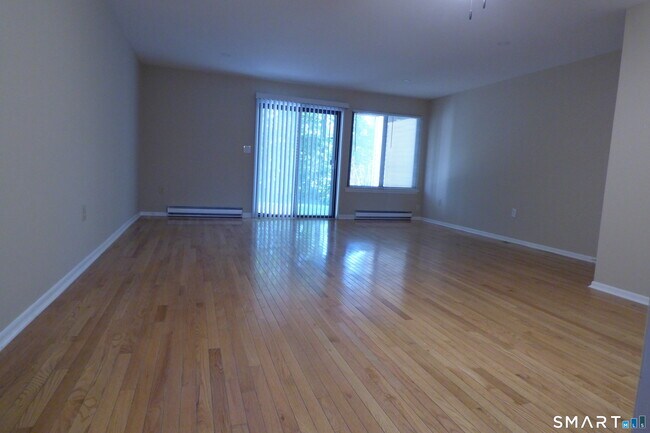 Building Photo - 35 Mountain Laurel Ct