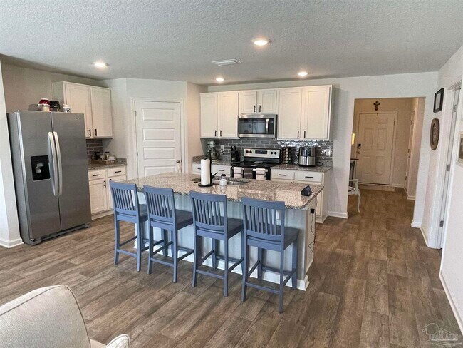 Foto del edificio - 7835 Lakeside Oaks Dr
