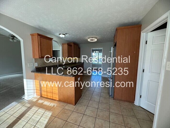 Foto del edificio - 105 Scaley Bark Dr