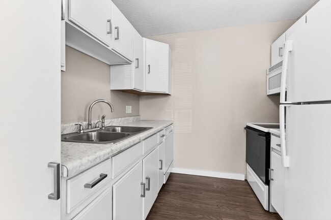 Interior Photo - Walnut Woods Apartments