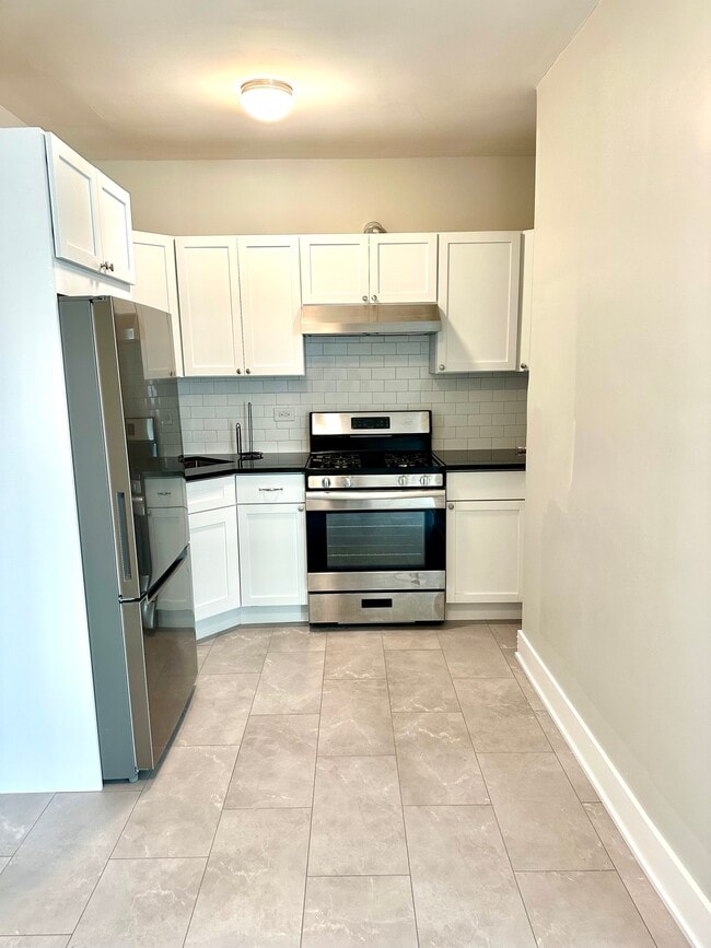 Kitchen - 2501 Grove St