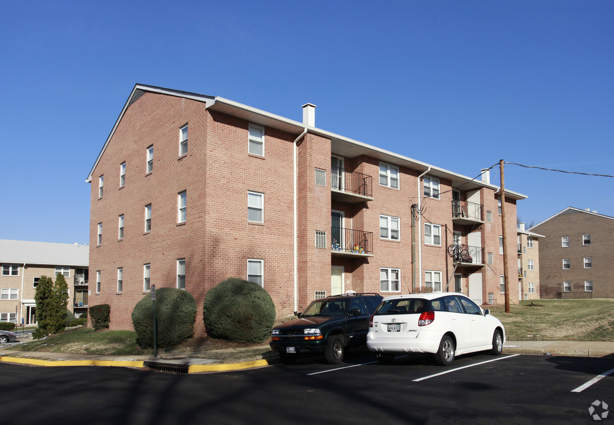 Building Photo - Spring Gardens Apartments