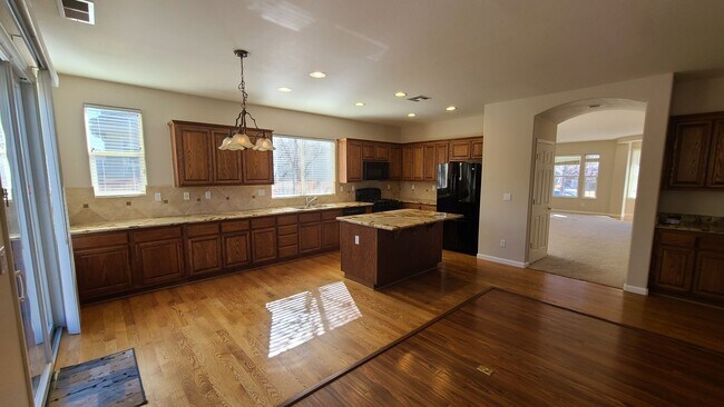 Foto del edificio - Single Story Sommerset Home!