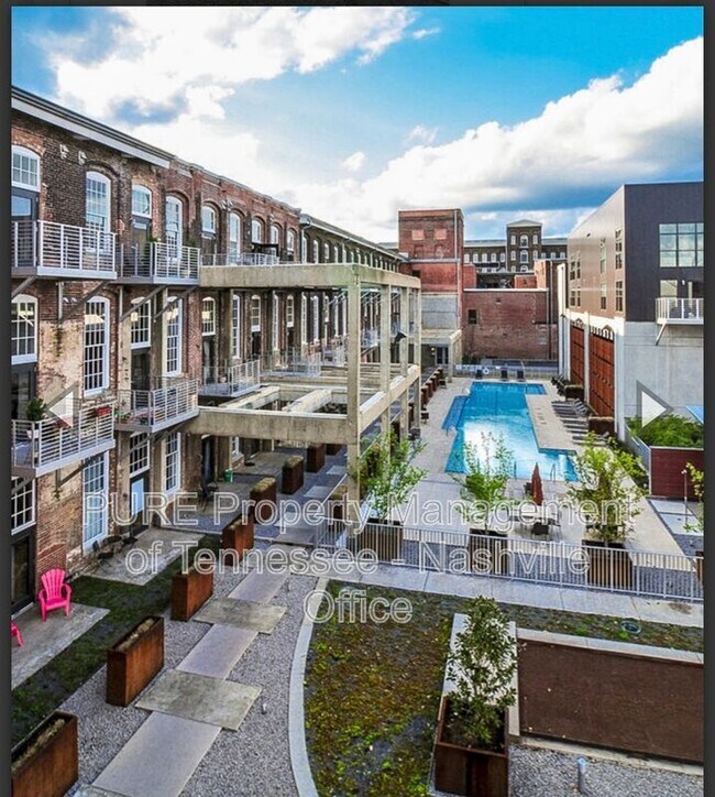 Foto del edificio - 1350 Rosa L Parks Blvd