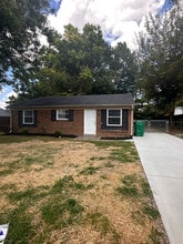 Building Photo - 150 E Blue Jay Rd