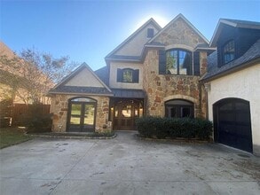 Building Photo - 14 Tennis Village Dr