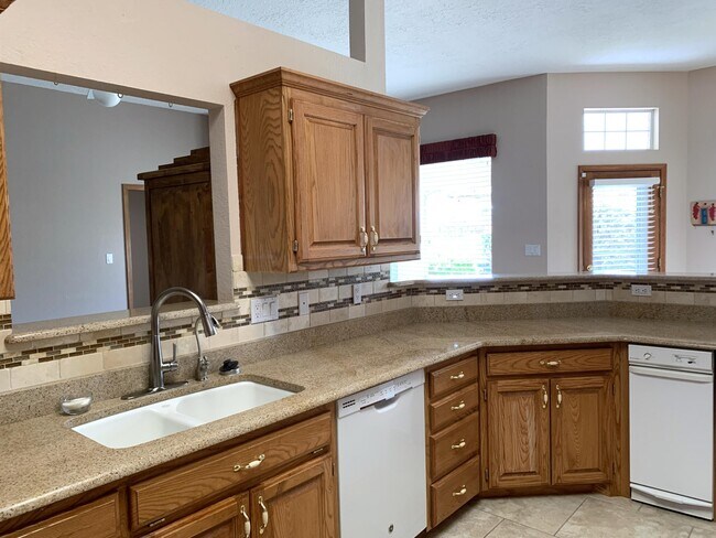 Foto del edificio - 8009 Scoresby Dr NE