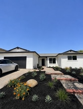 Building Photo - 9887 Broadmoor Dr