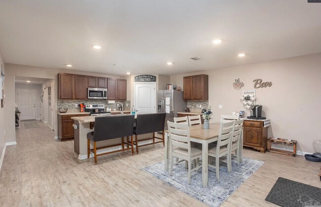 Foto del edificio - 9470 Lutoo Ln