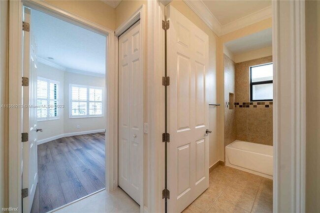 Building Photo - 3 br, 3 bath House - 16818 Bridge Crossing...