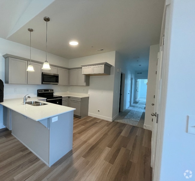 Building Photo - 13483 Commodus Dr