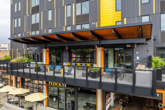 Salón al aire libre - Flock13