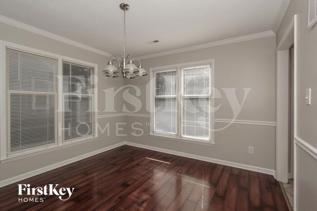 Foto del edificio - 7906 Trotter Rd