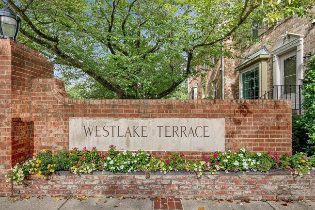 Foto del edificio - 7470 Westlake Terrace