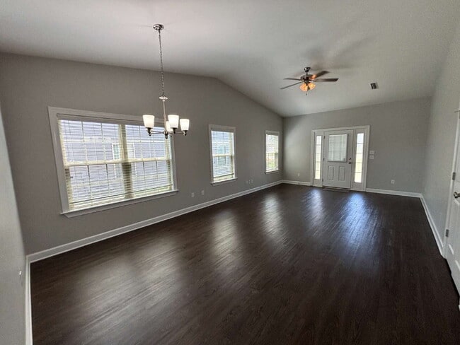 Building Photo - FOR RENT in Dothan, AL!!