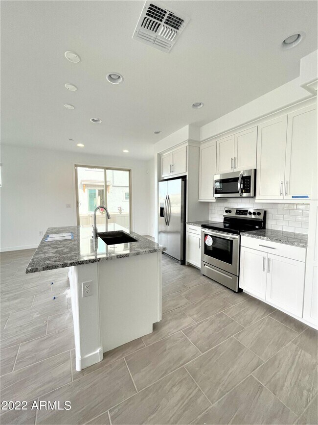 Foto del edificio - 4100 S Pinelake Way