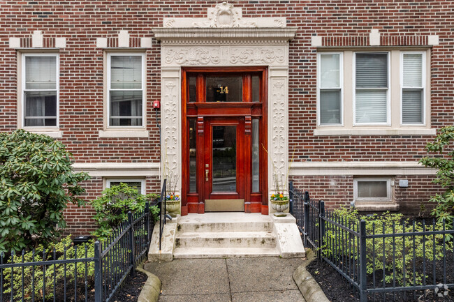 Entrance - 12-14 James St