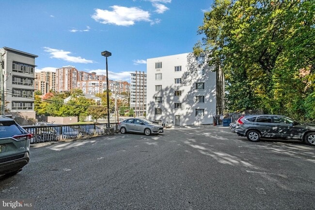 Building Photo - 1730 Arlington Blvd