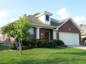 Building Photo - 2409 Deerwood Dr