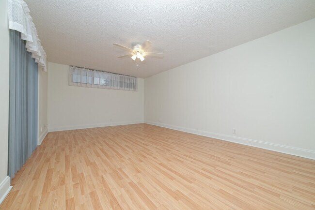 Building Photo - 8353 Trent Ct