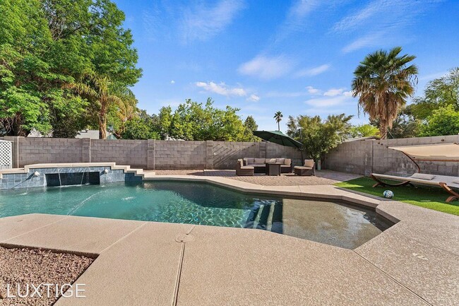 Building Photo - 3 br, 2 bath House - 6957 W San Juan Ave