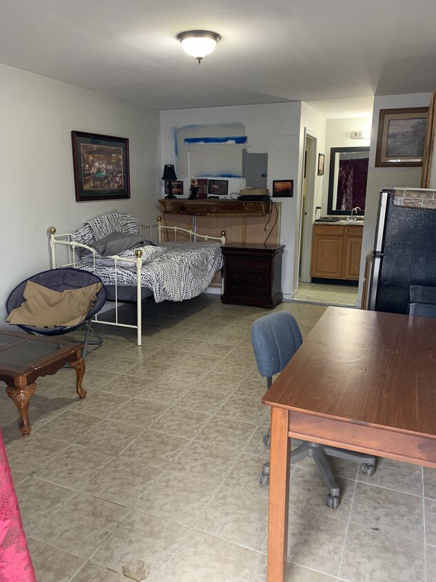 Foto principal - 812 W Main St