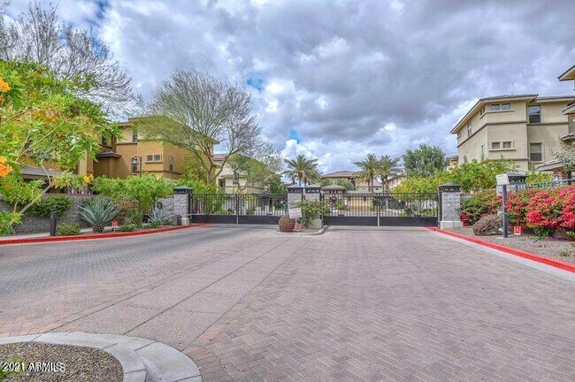 Foto del edificio - 17850 N 68th St