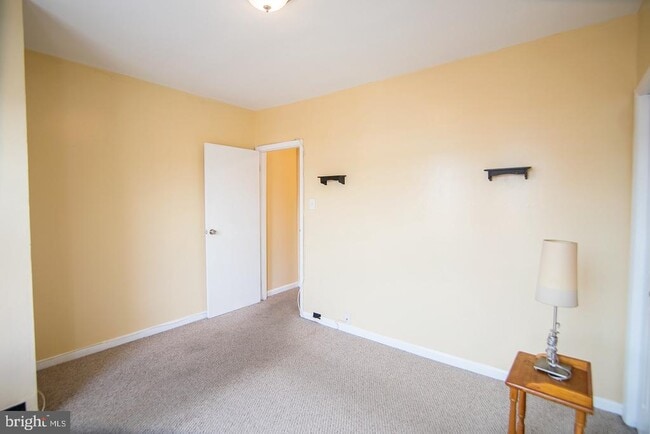 Foto del edificio - 2500 E Oakdale St