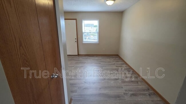 Building Photo - 2581 Sandbury Blvd