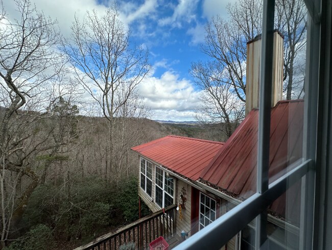 Foto del edificio - 422 Laurel Ridge Rd