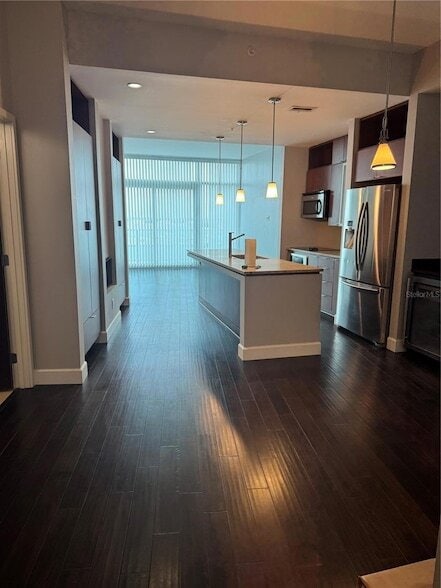 Building Photo - 912 Channelside Dr