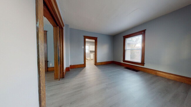 Foto del edificio - Large home, near downtown & the hospital