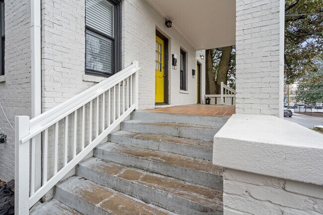 Building Photo - 1225 Euclid Ave NE