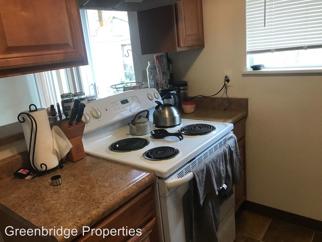 Foto del edificio - 543-545 NE 81st Ave