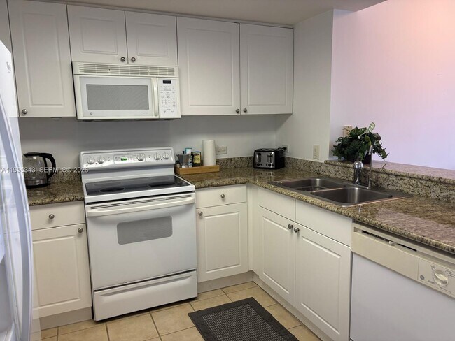 Foto del edificio - 19501 W Country Club Dr