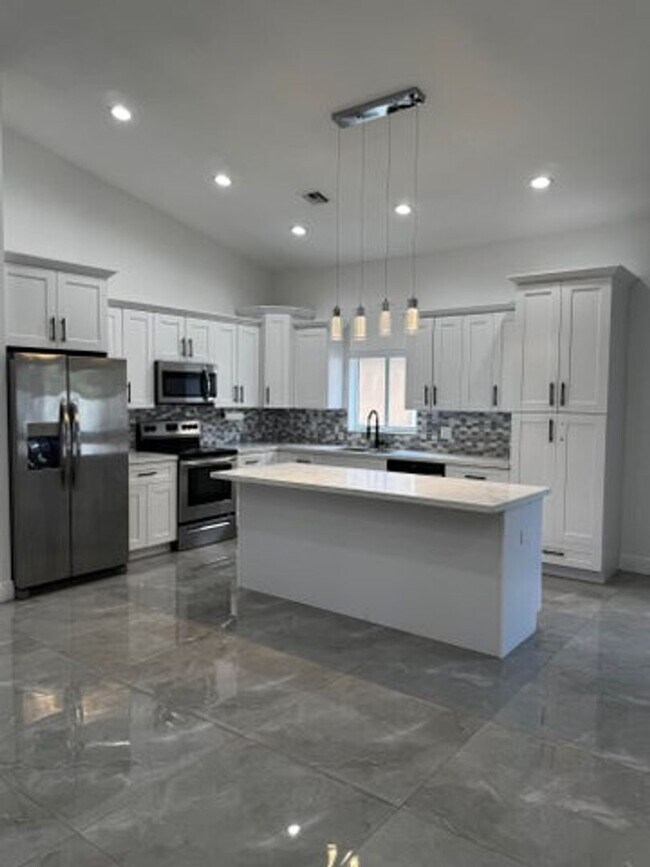 Foto del edificio - 4522 NW 36th Ct