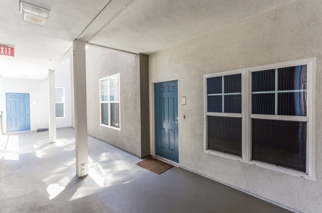 Building Photo - EPIC REA:  2BR/2B Beautiful Condo w/ 2 Parking Spaces in the Heart of Emeryville